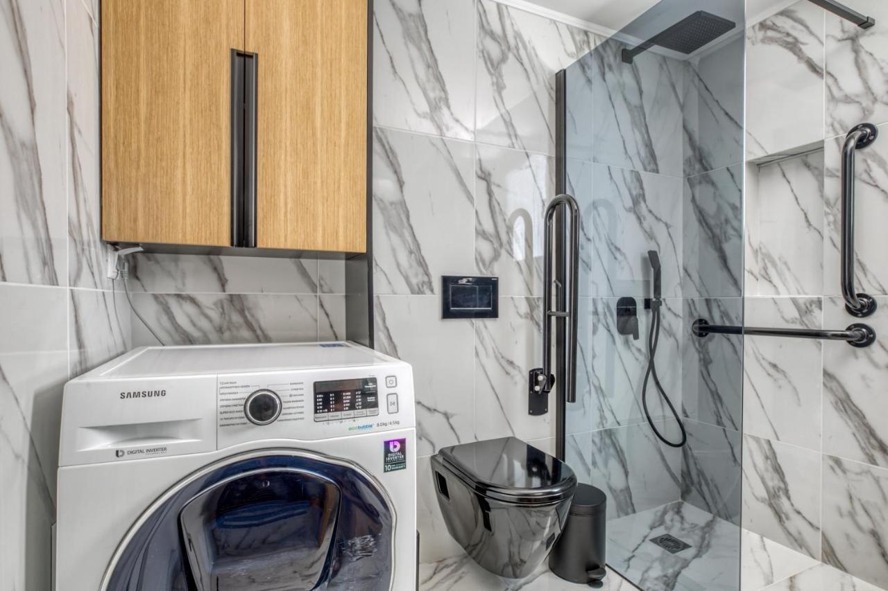 Spacious Flat With Courtyard And Private Parking! Athen Exterior foto