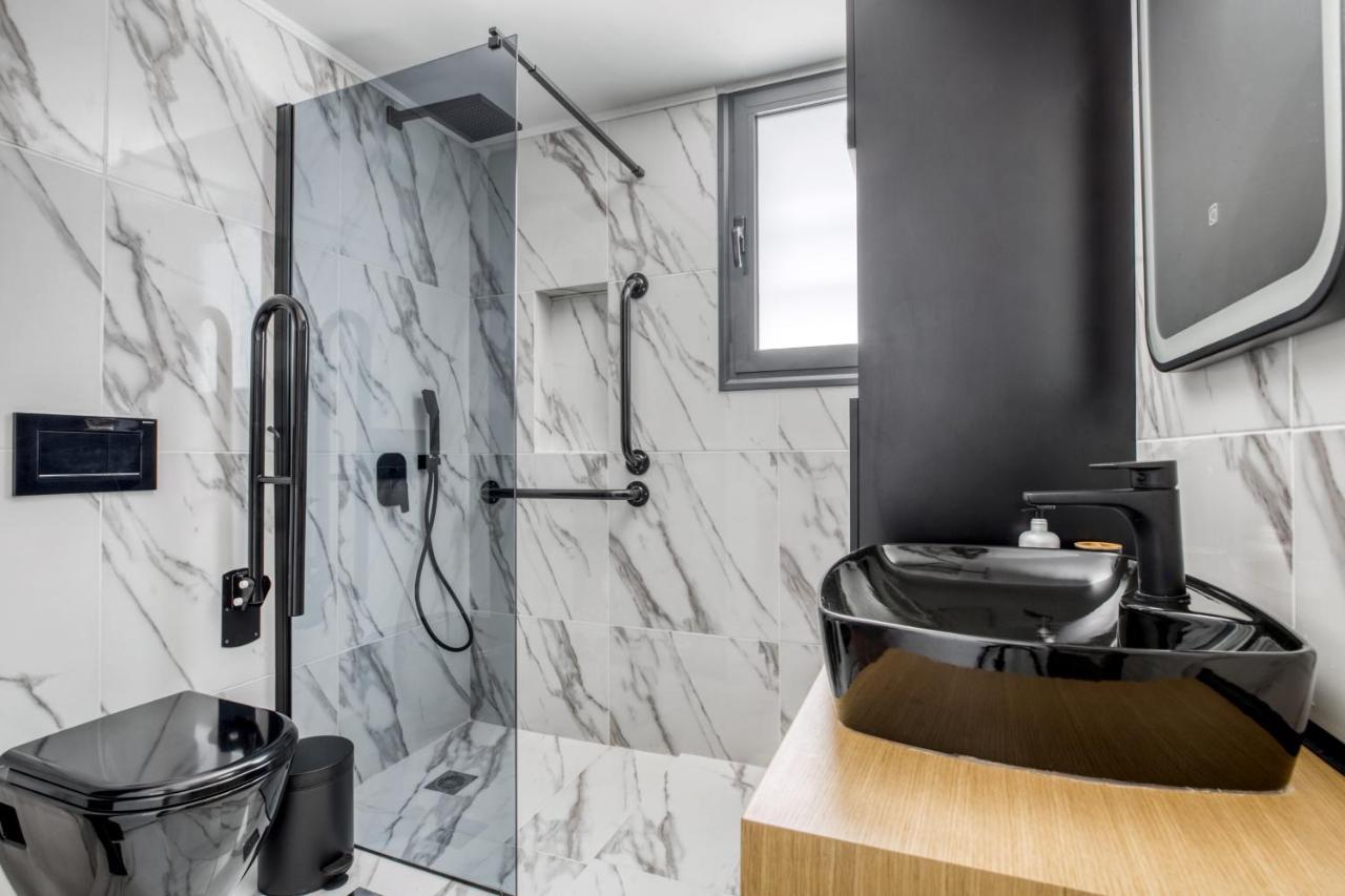 Spacious Flat With Courtyard And Private Parking! Athen Exterior foto