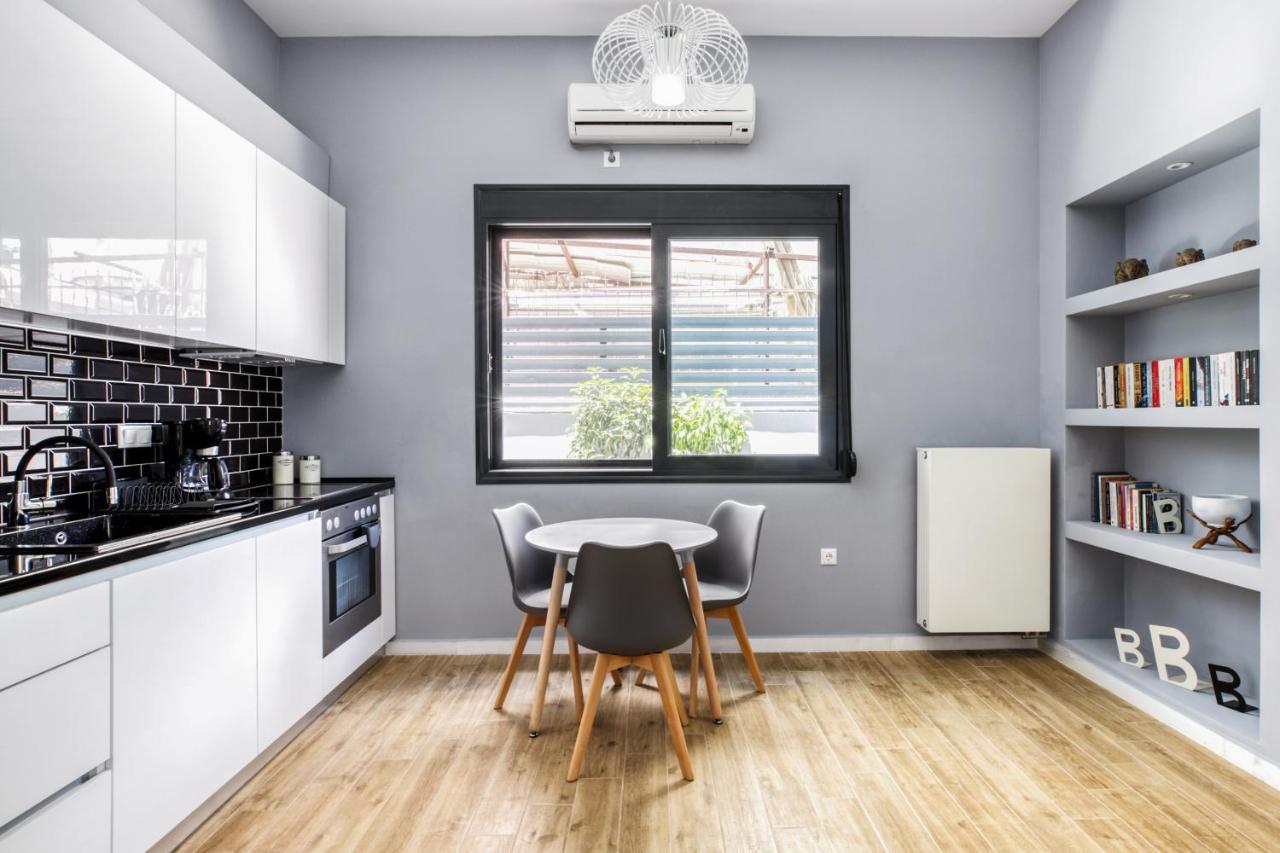 Spacious Flat With Courtyard And Private Parking! Athen Exterior foto