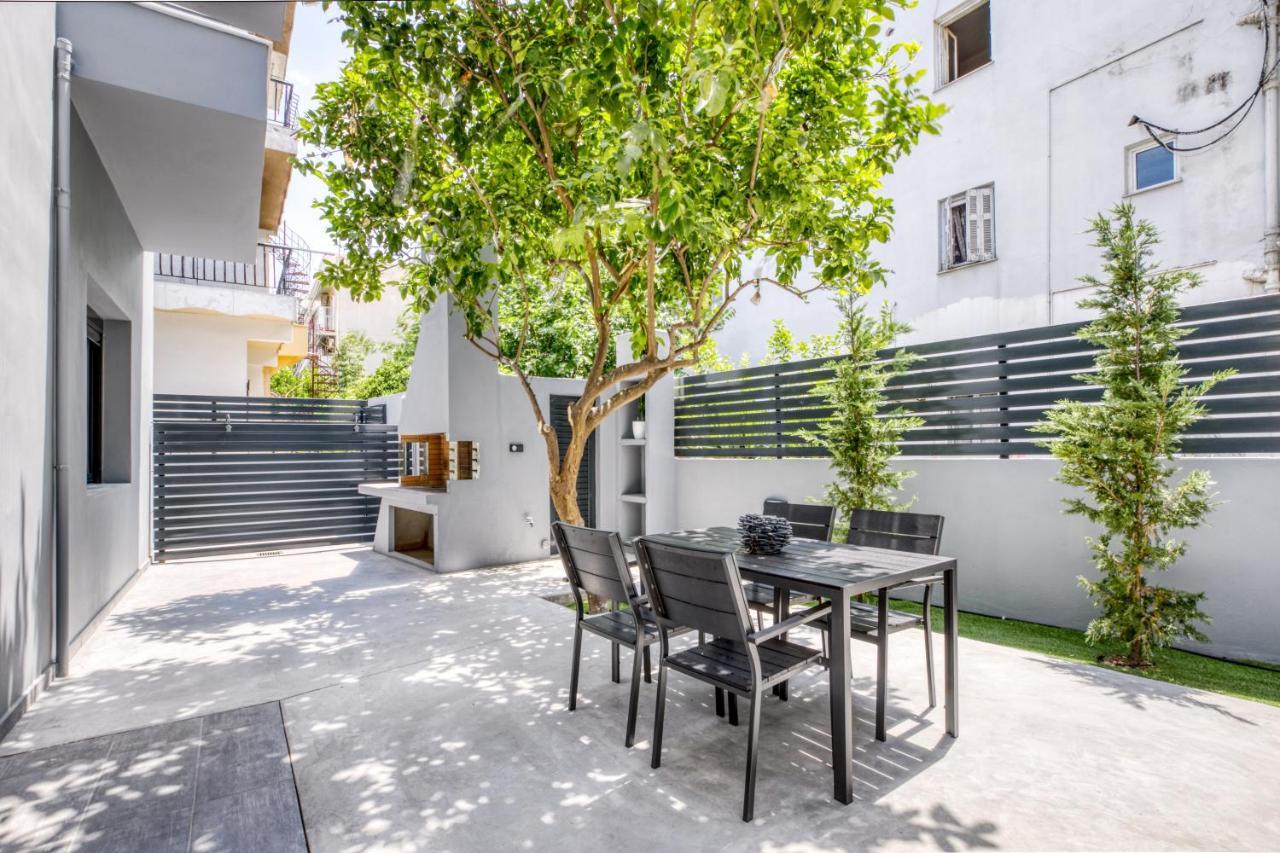 Ferienwohnung Spacious Flat With Courtyard And Private Parking! Athen Exterior foto